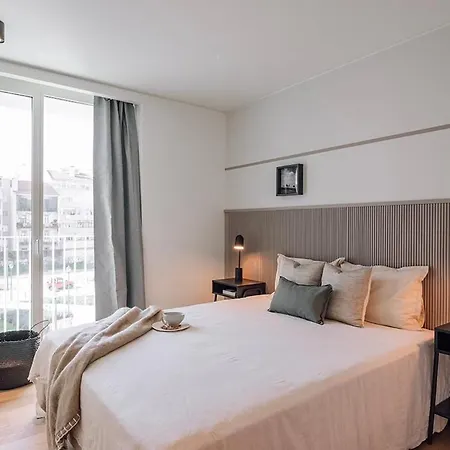 Almeirim - 2 Bedroom And Balcony In Areeiro Апартаменти