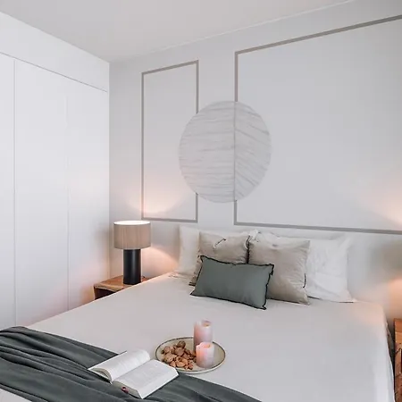 Almeirim - 2 Bedroom And Balcony In Areeiro