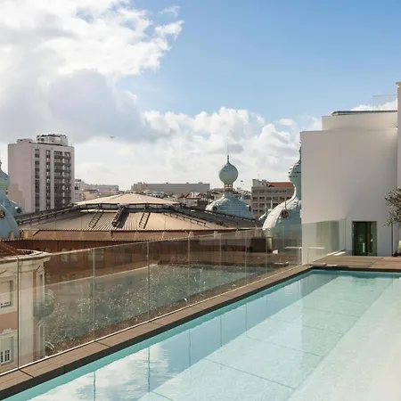 Almeirim - 2 Bedroom And Balcony In Areeiro * ליסבון
