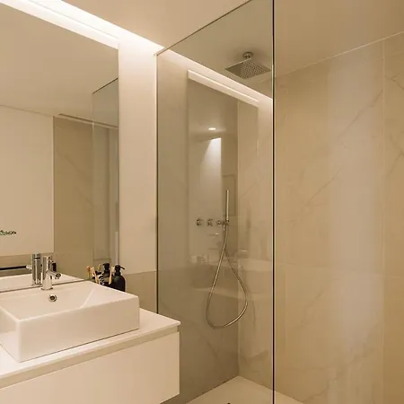 Almeirim - 2 Bedroom And Balcony In Areeiro Lägenhet