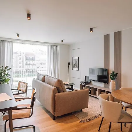 Almeirim - 2 Bedroom And Balcony In Areeiro Lägenhet *