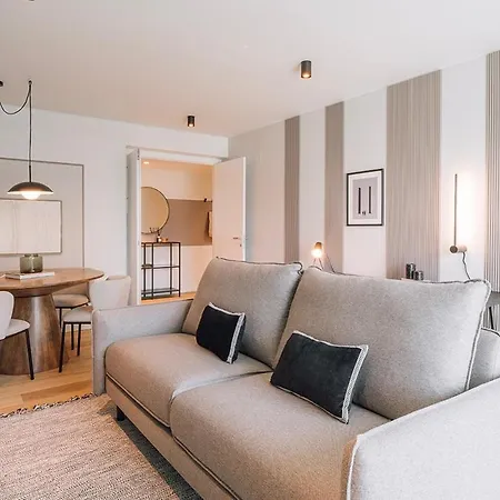 Almeirim - 2 Bedroom And Balcony In Areeiro